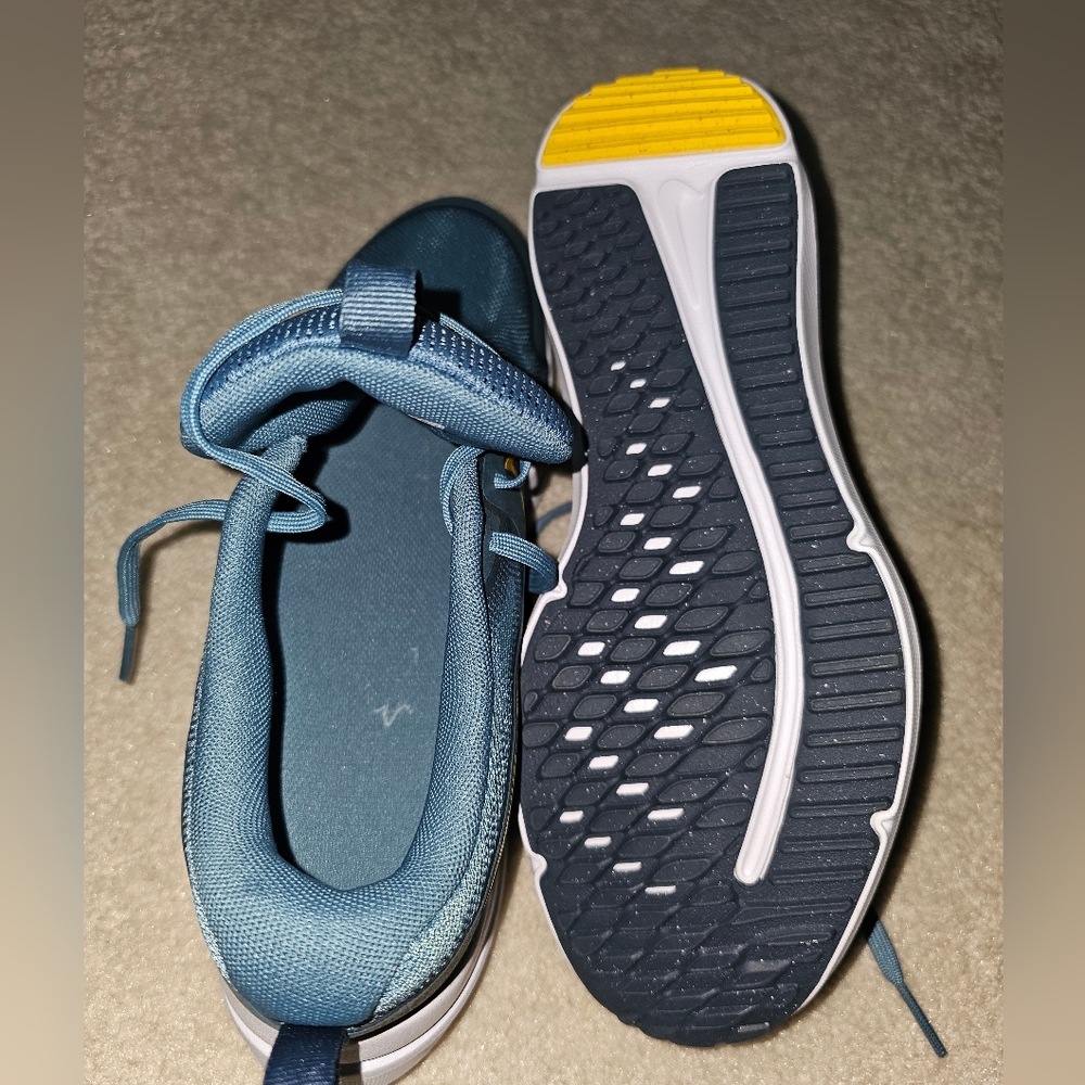Nike Cosmic Runner Blue Shoes - Picture 5 of 5